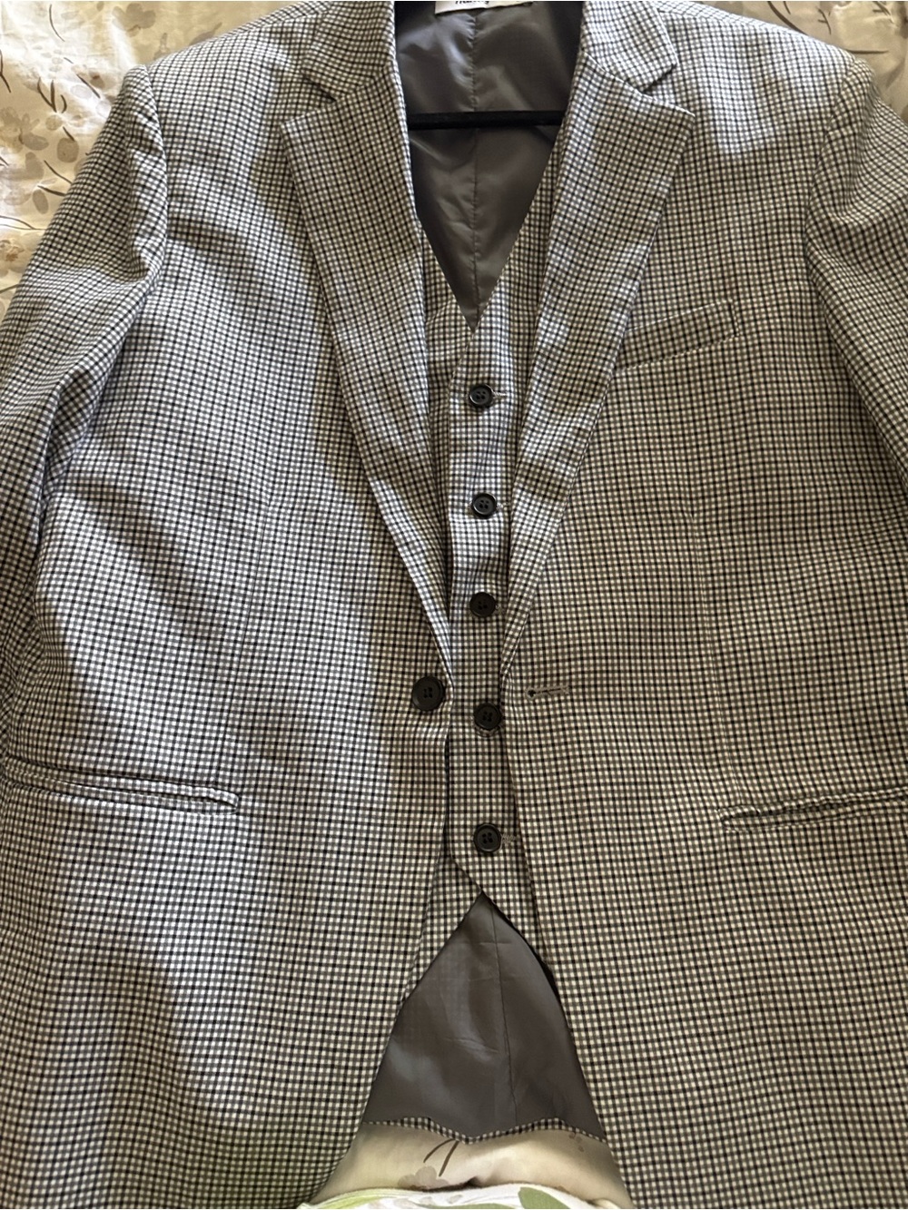 Houndstooth Gray Three-Piece Suit Jacket with Vest
